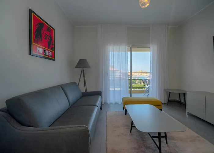 Saletta Casale Aparthotel LʼÎle-Rousse